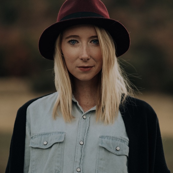 Meet your Posher, Courtney - Picture 7 of 8